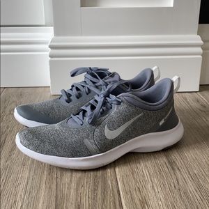 Nike Flex Experience 8